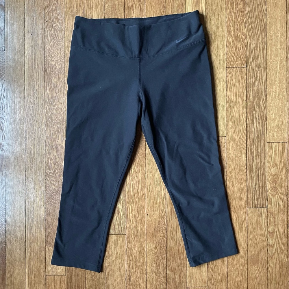 Nike Black Capri Leggings